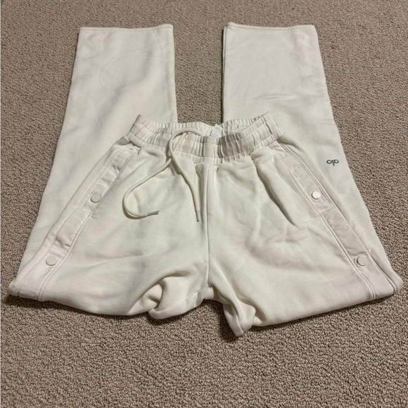 ALO SIZE XS CREAM RIP PANTS - Picture 3 of 5